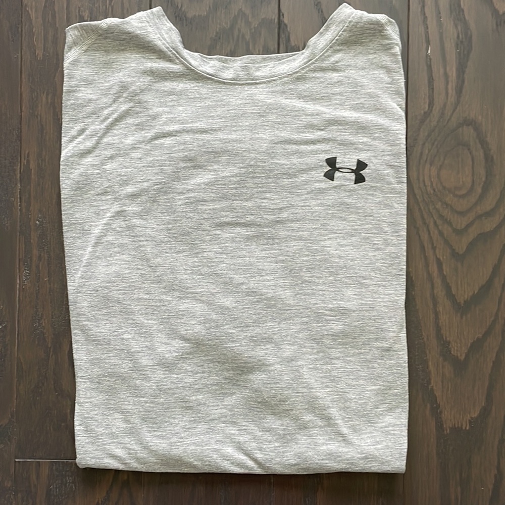 Under Armour Men’s XXL gray tee shirt